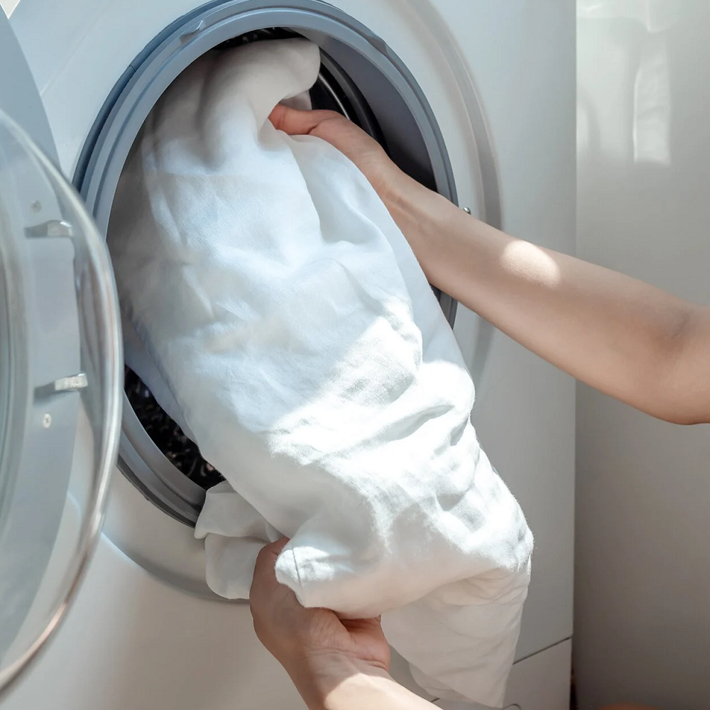 white-towel-residual-dyes-washing-machine