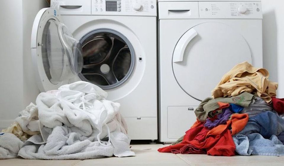 Can You Put Bleach In the Washing Machine With White Clothes?